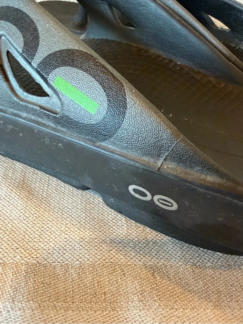 OOFOS Graphite Ooriginal Sports Recovery Flip Flop Sandals